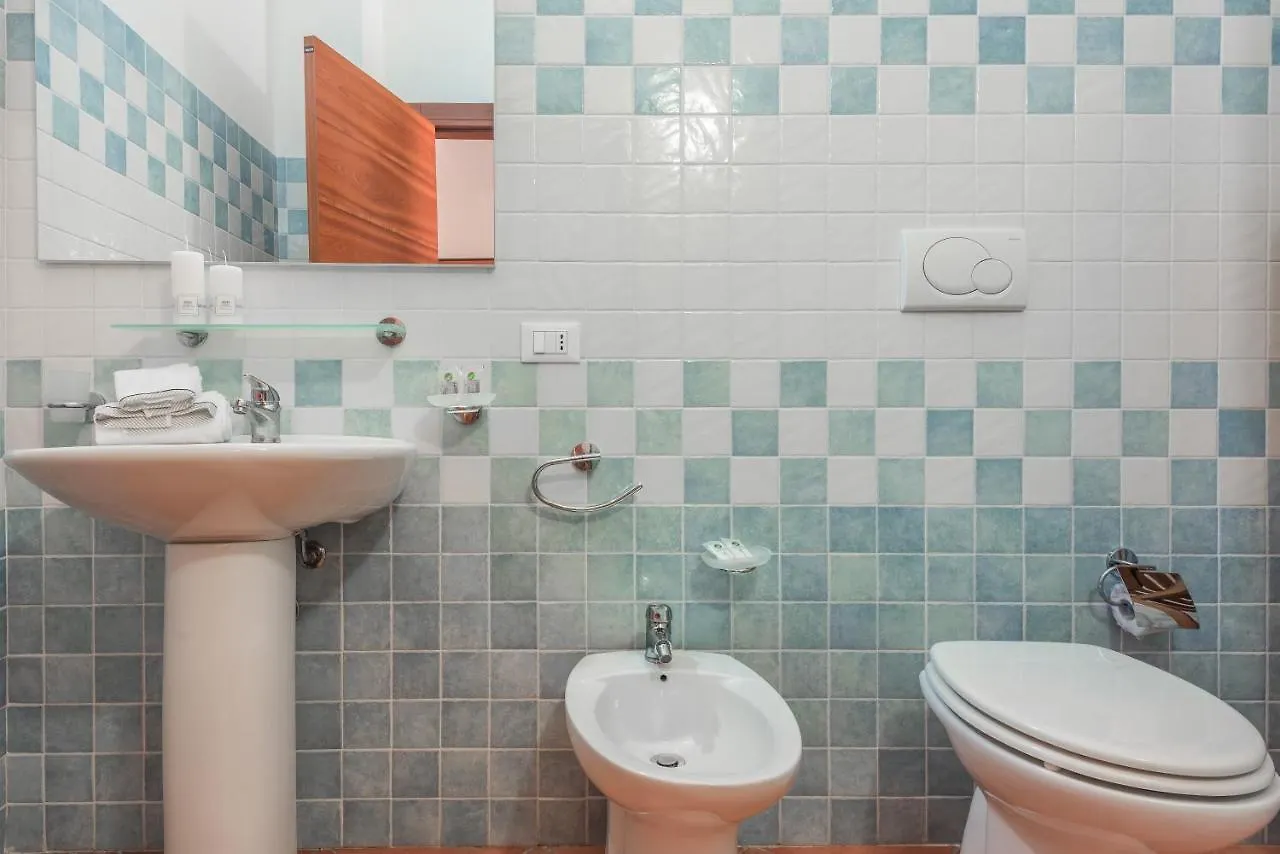 Relaxing Cristal Blu Studio Sleeps 3 Persons Num1484 Santa Teresa Gallura