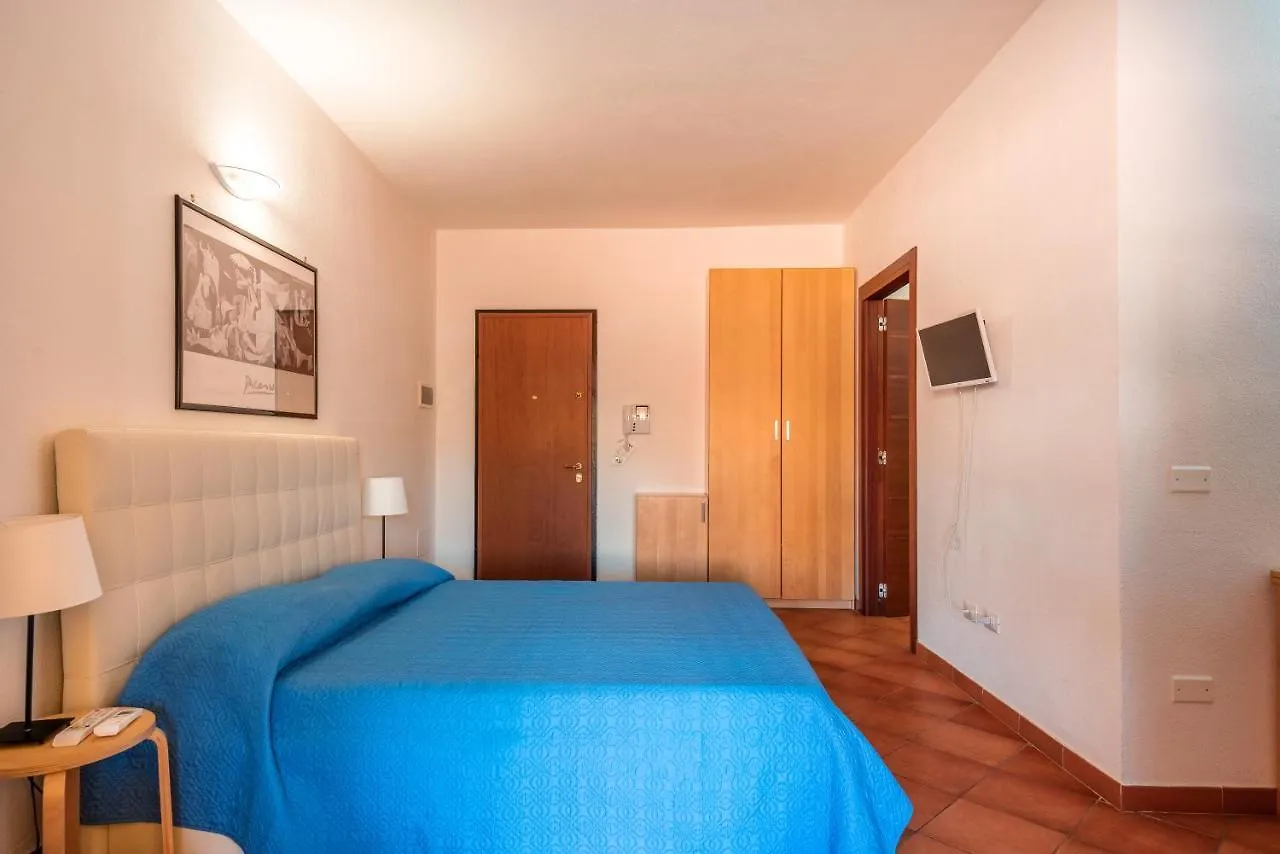 Relaxing Cristal Blu Studio Sleeps 3 Persons Num1484 Santa Teresa Gallura Italie